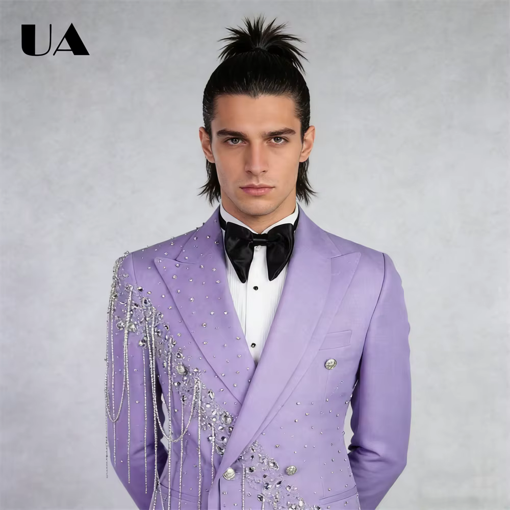 Costume de mariage lilas pour marié