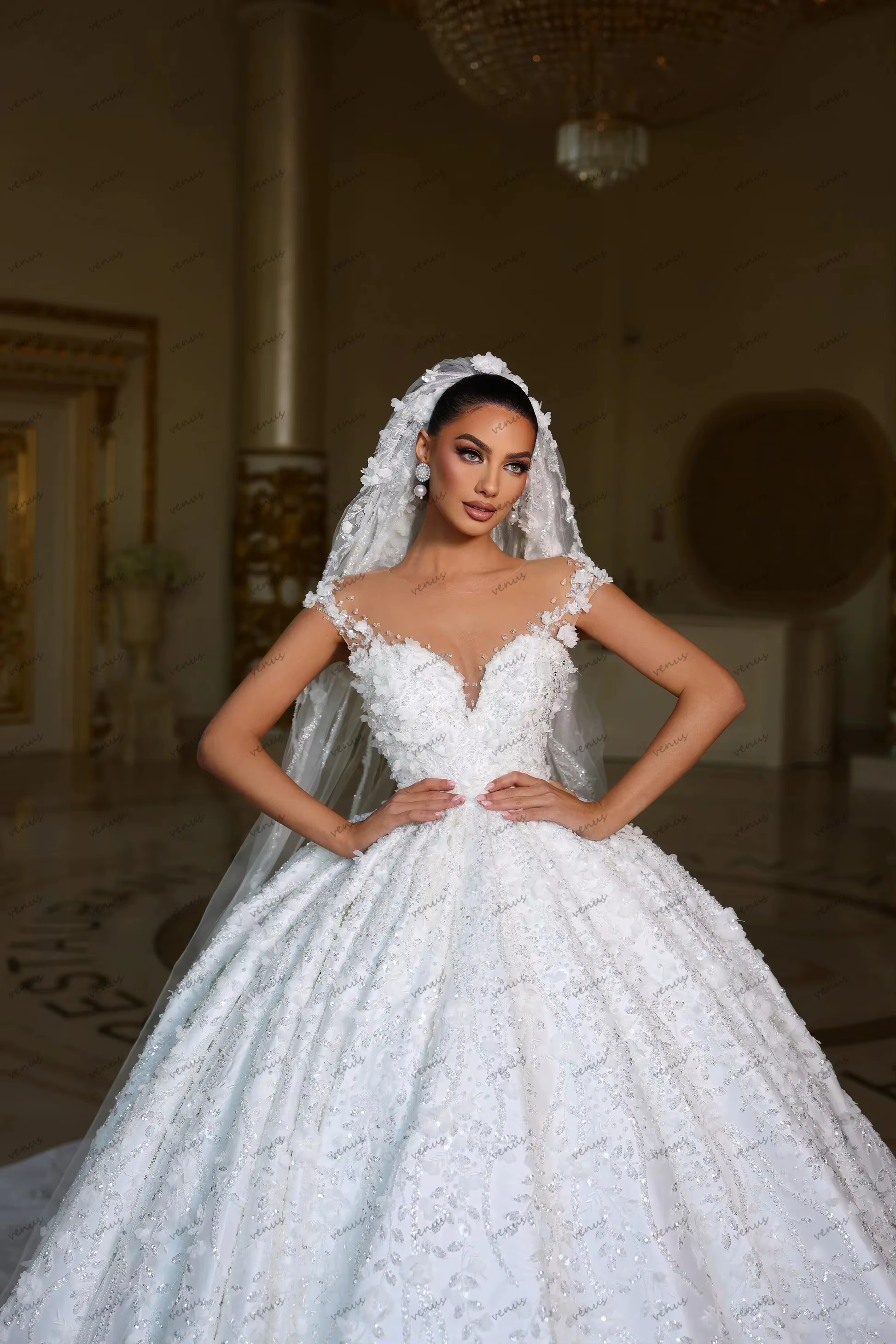 Robes de mariée glamour, robes de mariée de luxe coupe A-line, robes de mariée princesse à volants en dentelle, robes de mariée personnalisées
