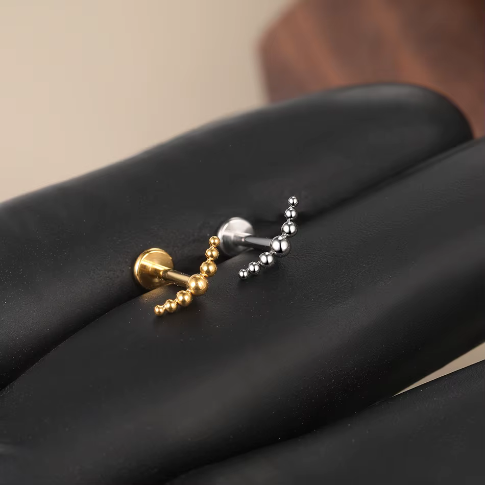 Piercing de Cartilage d'oreille en titane