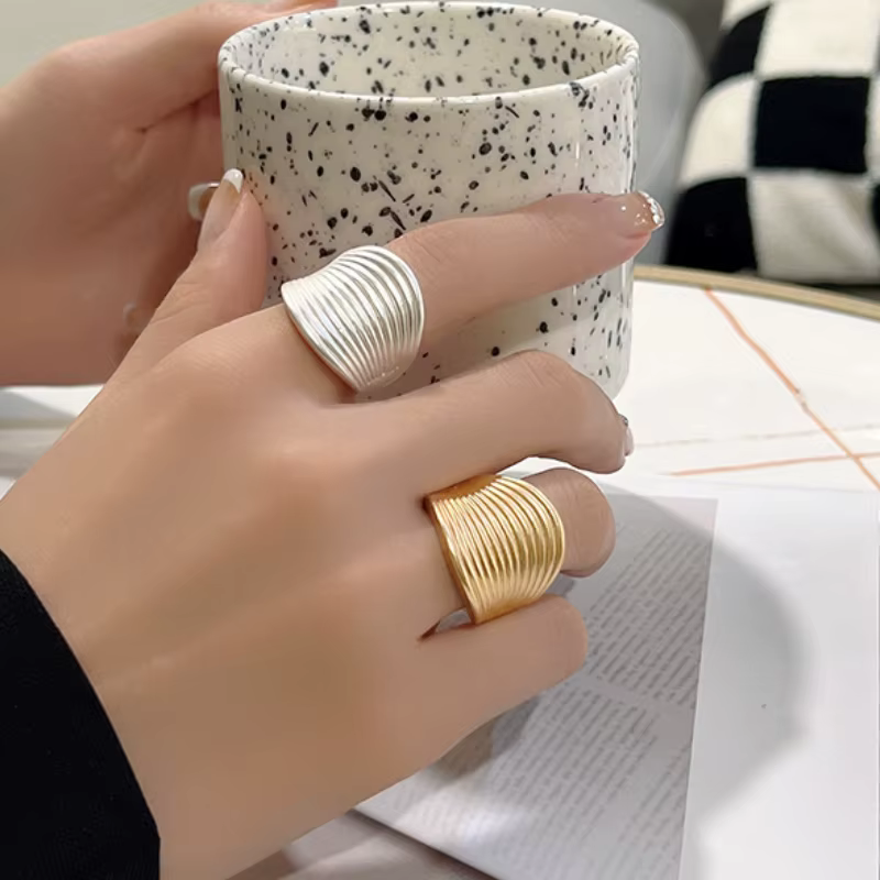 Bijoux à la mode, Design européen et américain