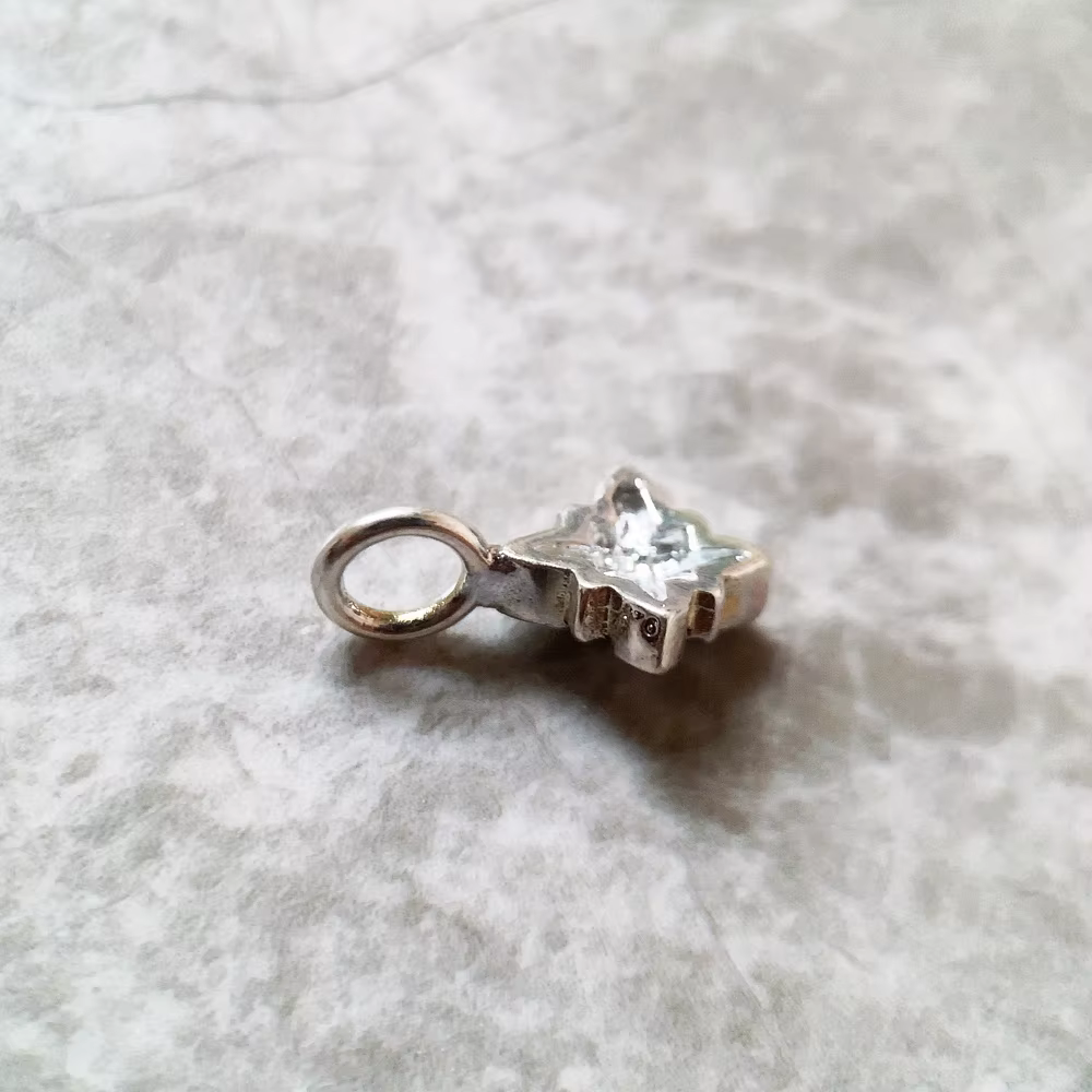 Pendentif étoile marcassite