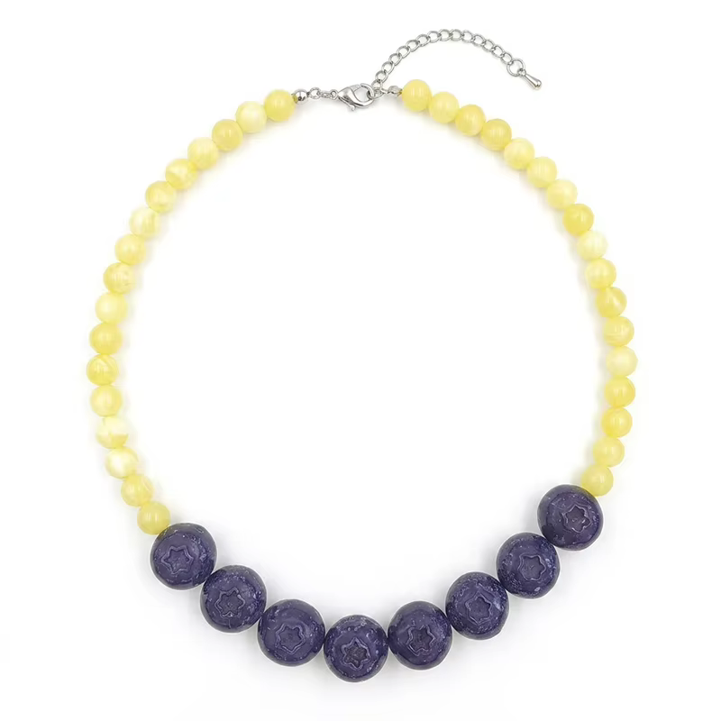Collier de perles de fruits