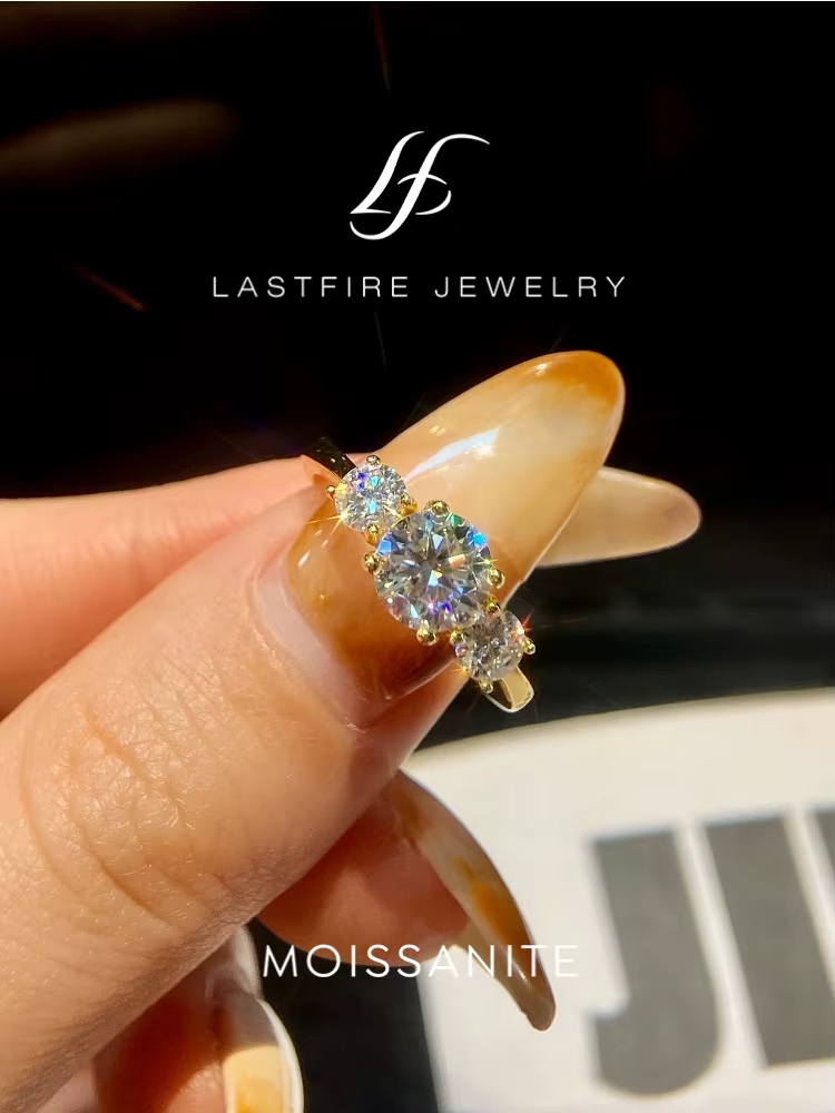 Bague ronde en moissanite véritable de 1