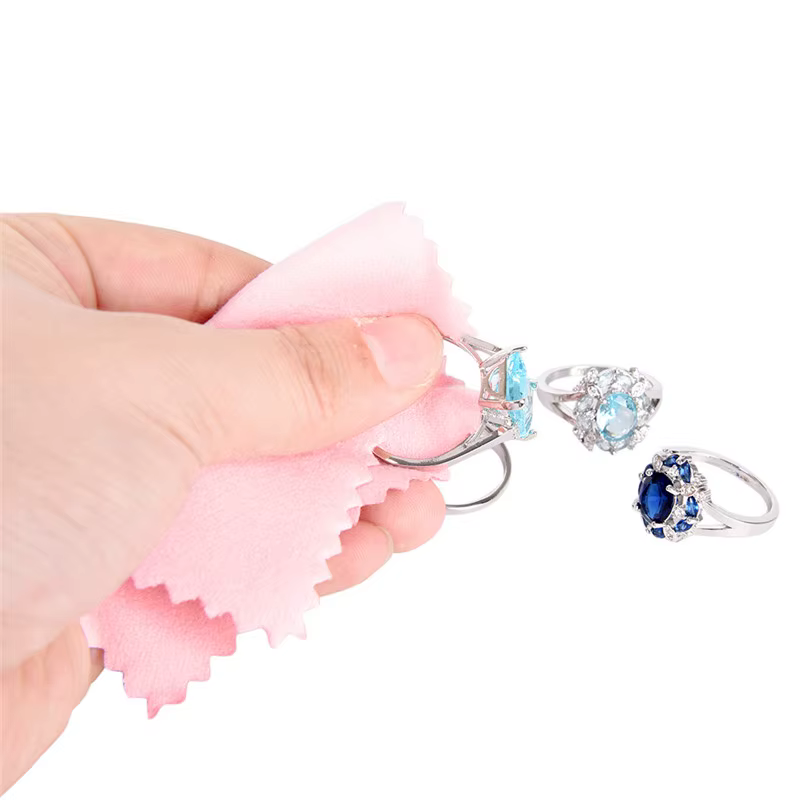 Lot de 50 chiffons de polissage roses 8x8cm pour bijoux