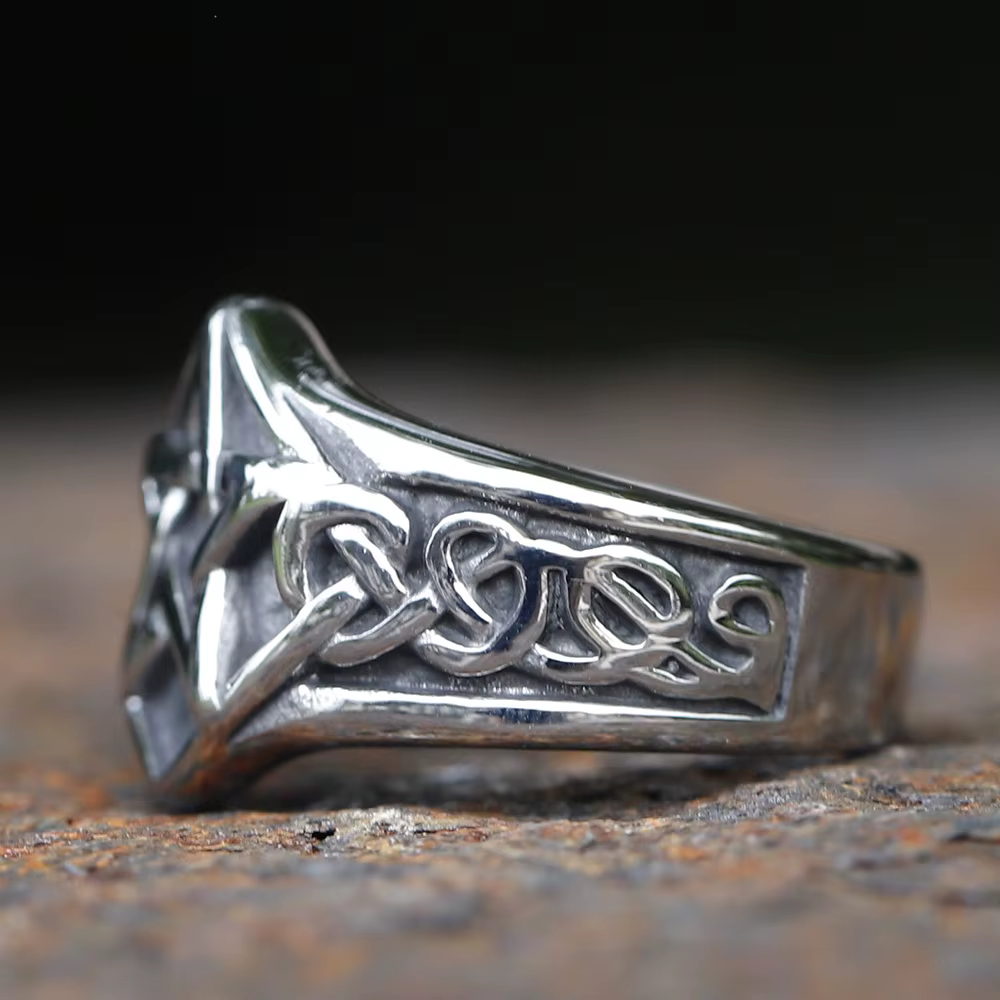 Bague en acier inoxydable avec nœud celtique pour homme