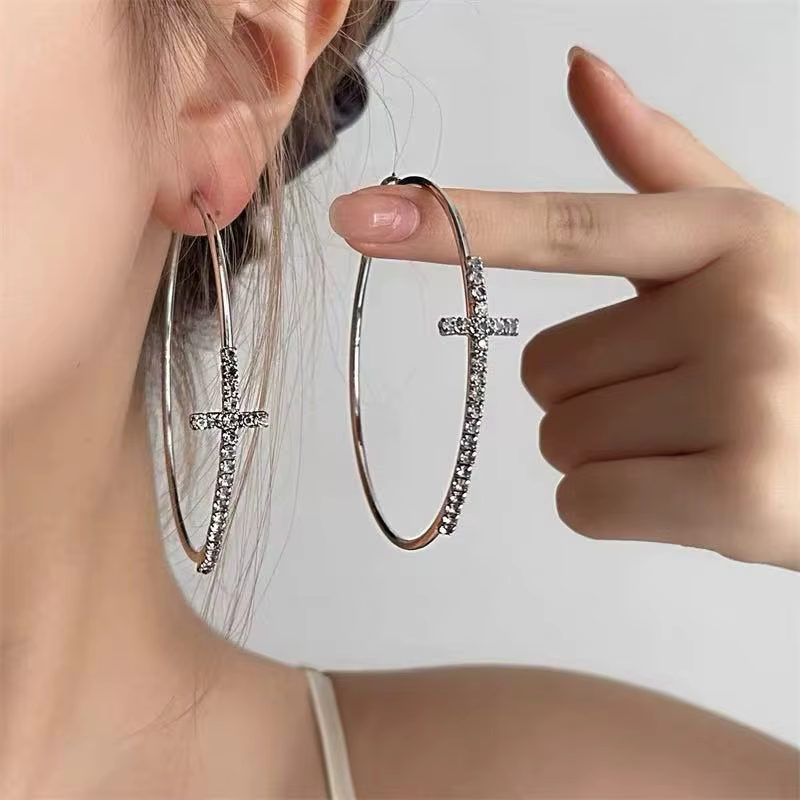 Boucles d'oreilles en forme de grand cercle pour femmes