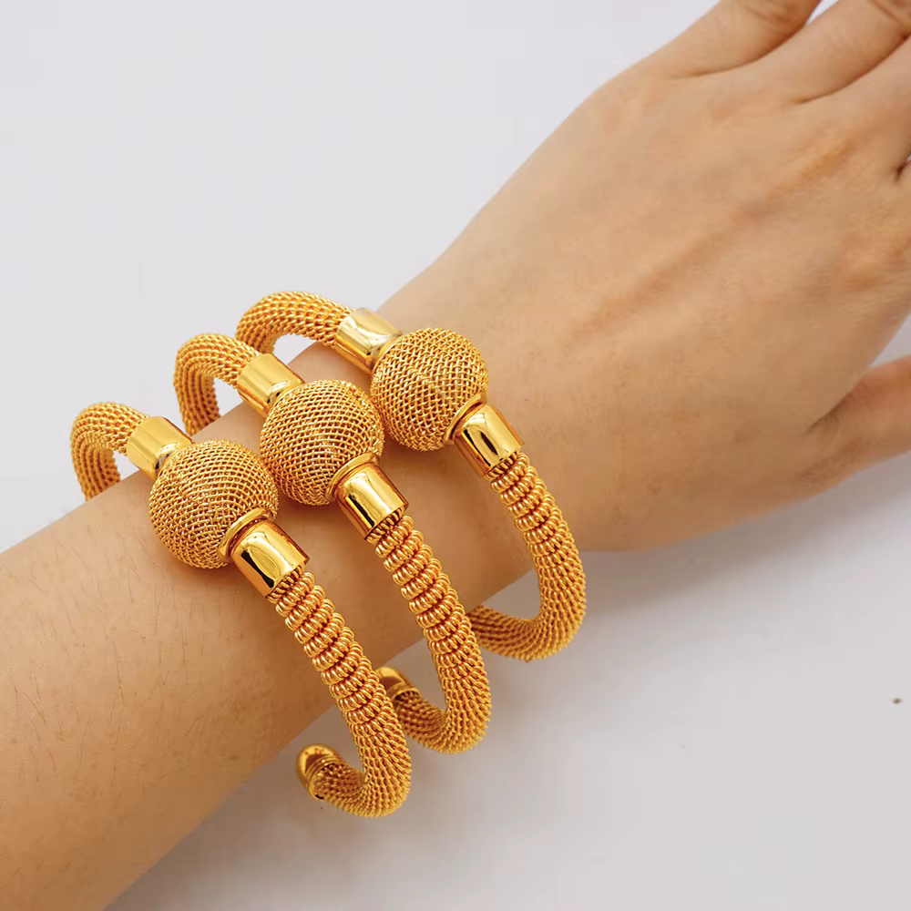 Bracelet plaqué or 24 carats pour femmes