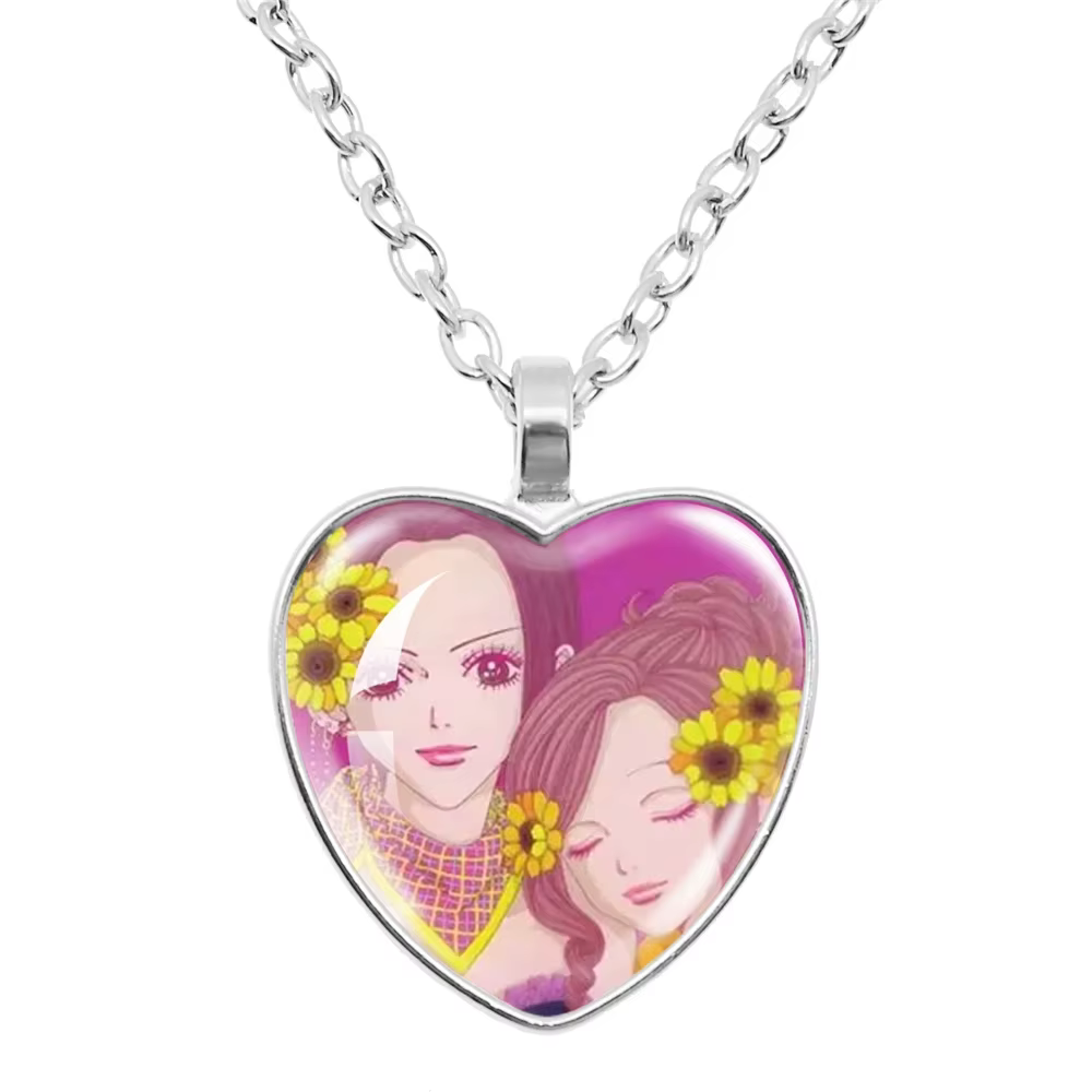 Collier en forme de cœur en verre