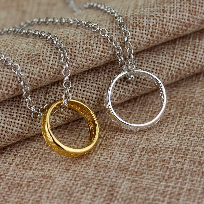 Collier pendentif en acier inoxydable gravé plaqué or