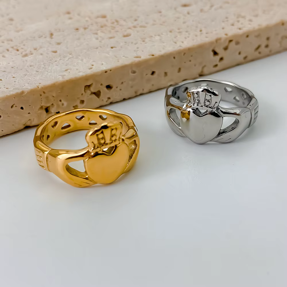 Bague Claddagh irlandaise pour femme