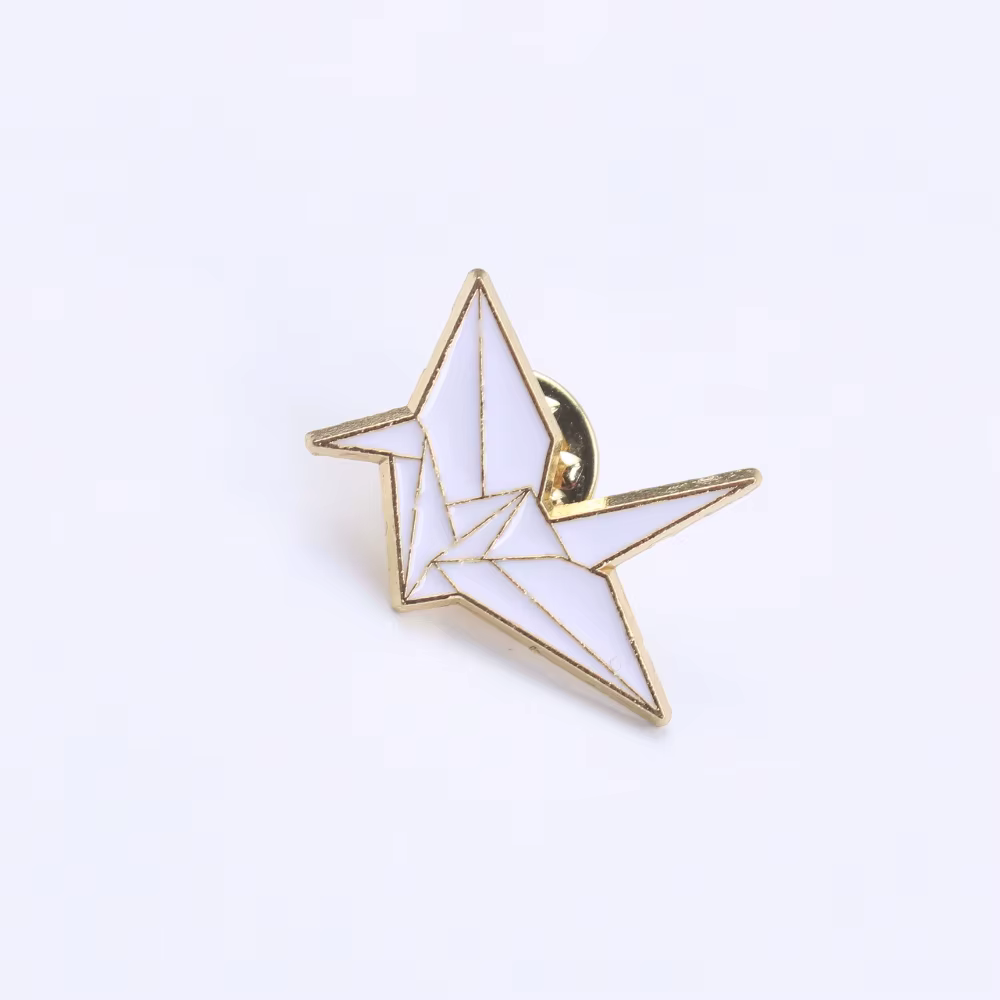 Broche étoile géométrique moderne" | Conception contrastée de ligne d'or | Bijoux de revers minimalistes pour