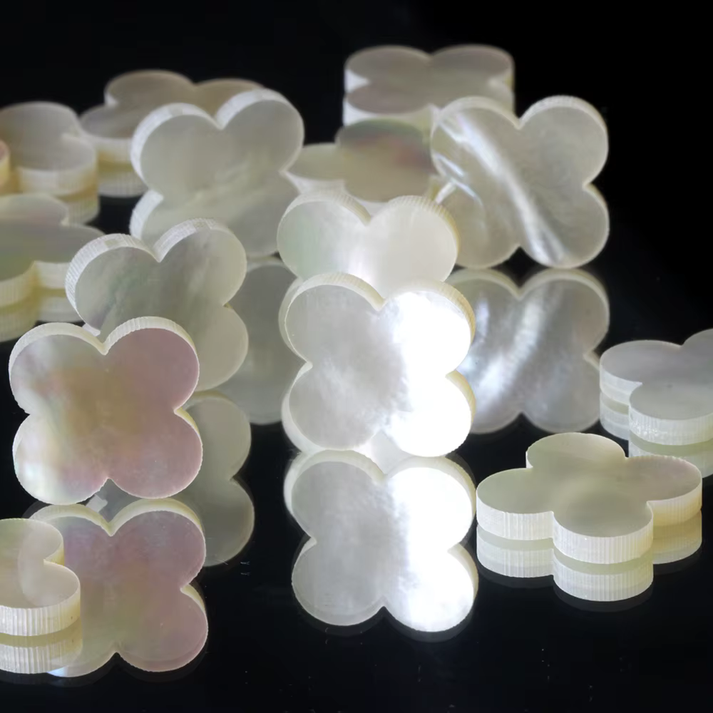 Perles de trèfle en forme de nacre