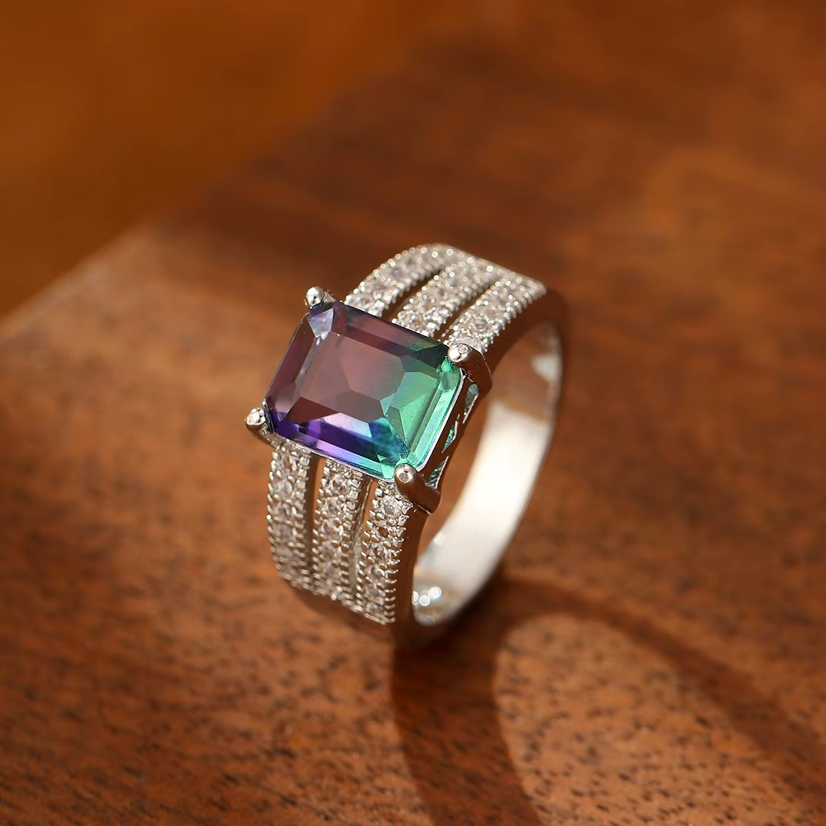 Bague rectangulaire en Tourmaline dégradé violet vert pour femmes