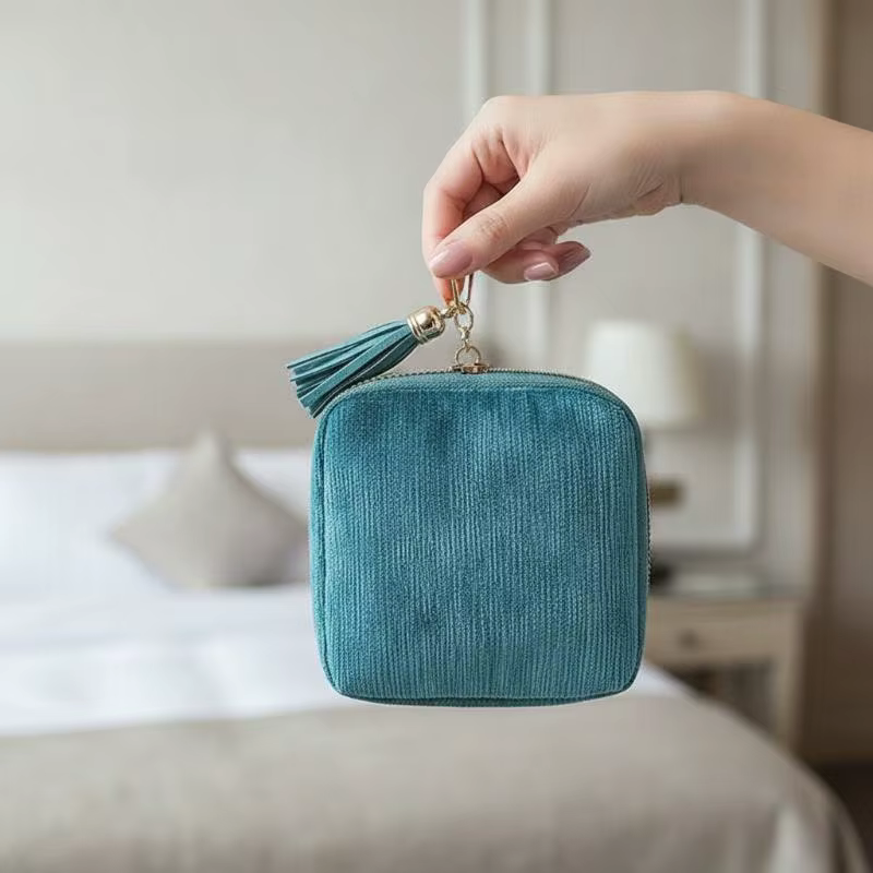 Pochette à bijoux en velours doux