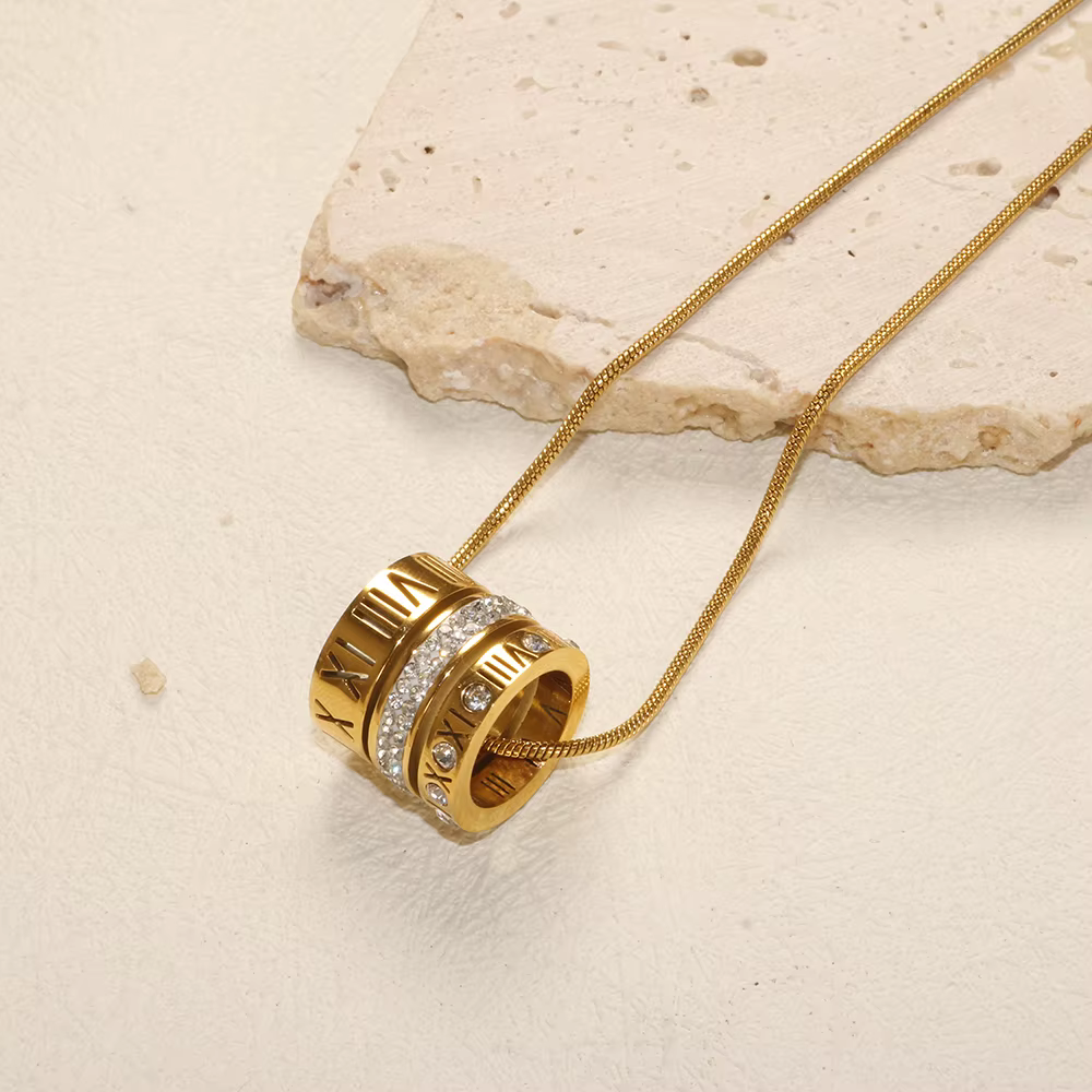 Collier incrusté de bijoux en acier inoxydable pour femme
