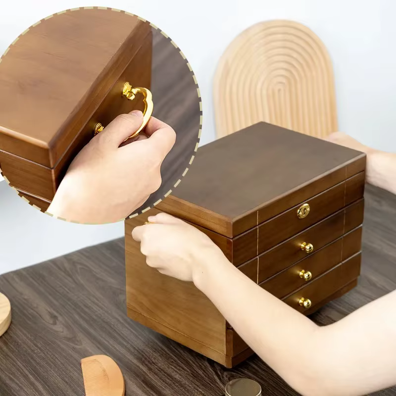 Boîte à bijoux en bois