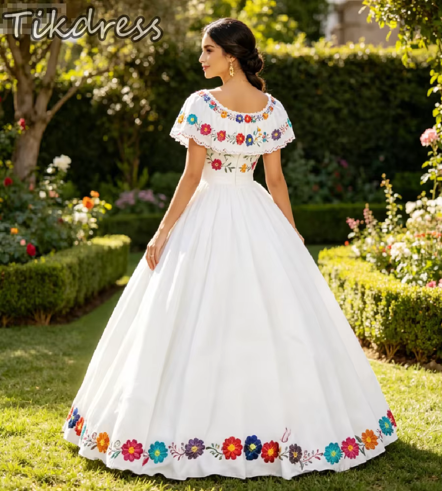 Robe de mariée ethnique mexicaine brodée
