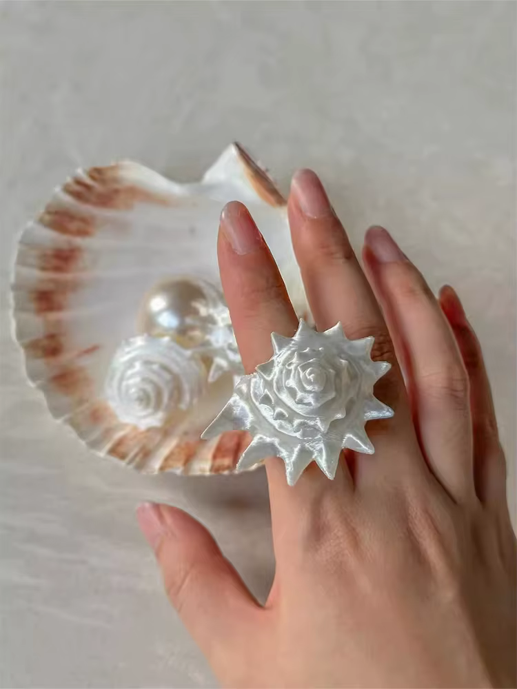 ZHUHE L'anneau conque de style rétro est un accessoire de bijoux parfait pour les femmes et un cadeau de fête pour leurs copines
