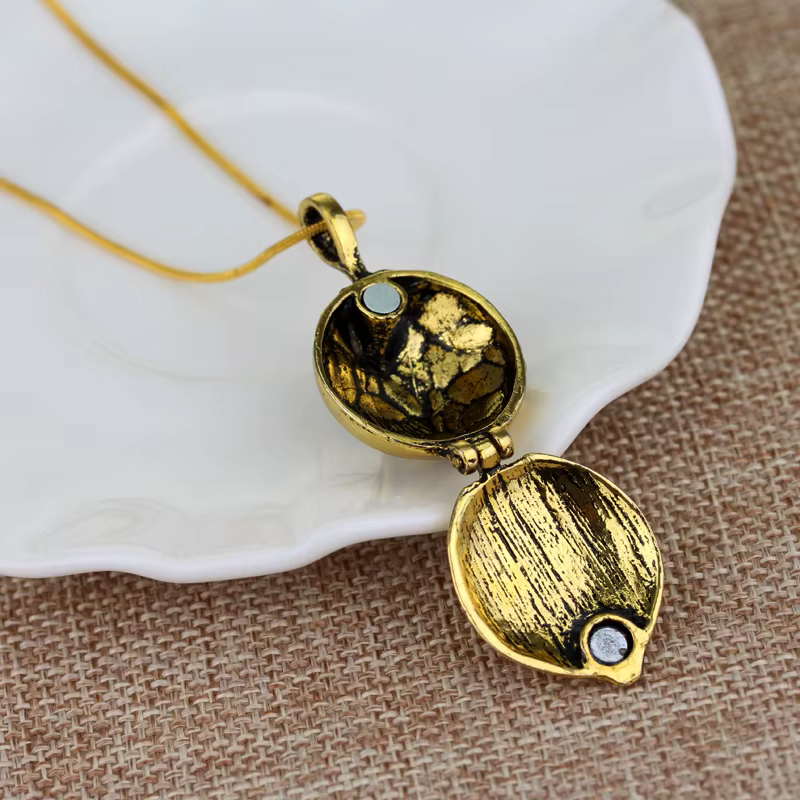 Collier pendentif Vervain vintage inspiré des Vampire Diaries