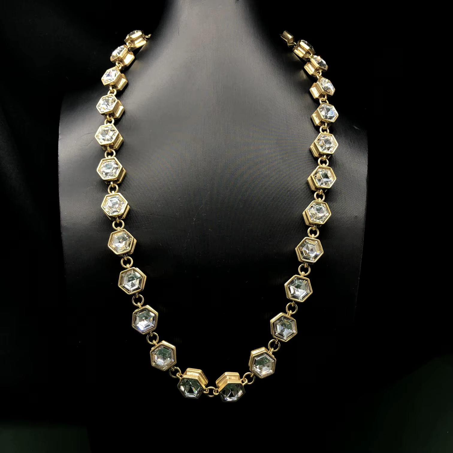KEQIU – collier en forme de diamant