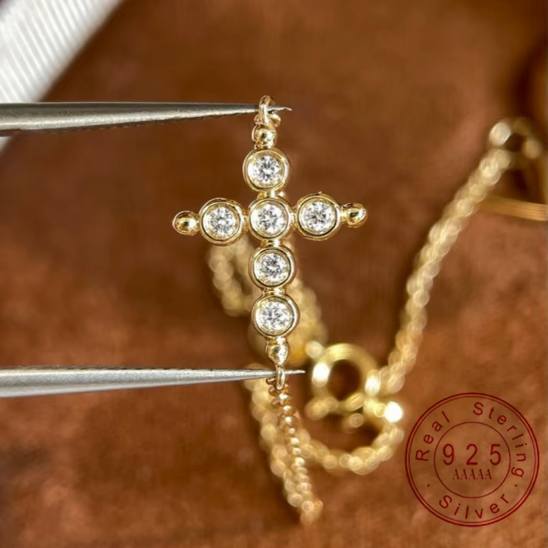 Bracelet à breloque croix en argent sterling 925 plaqué or 18 carats