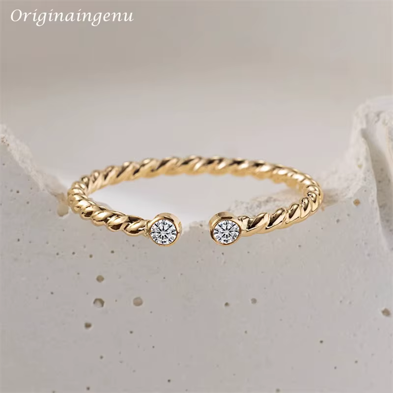 Bague Moissanite remplie d'or 14K