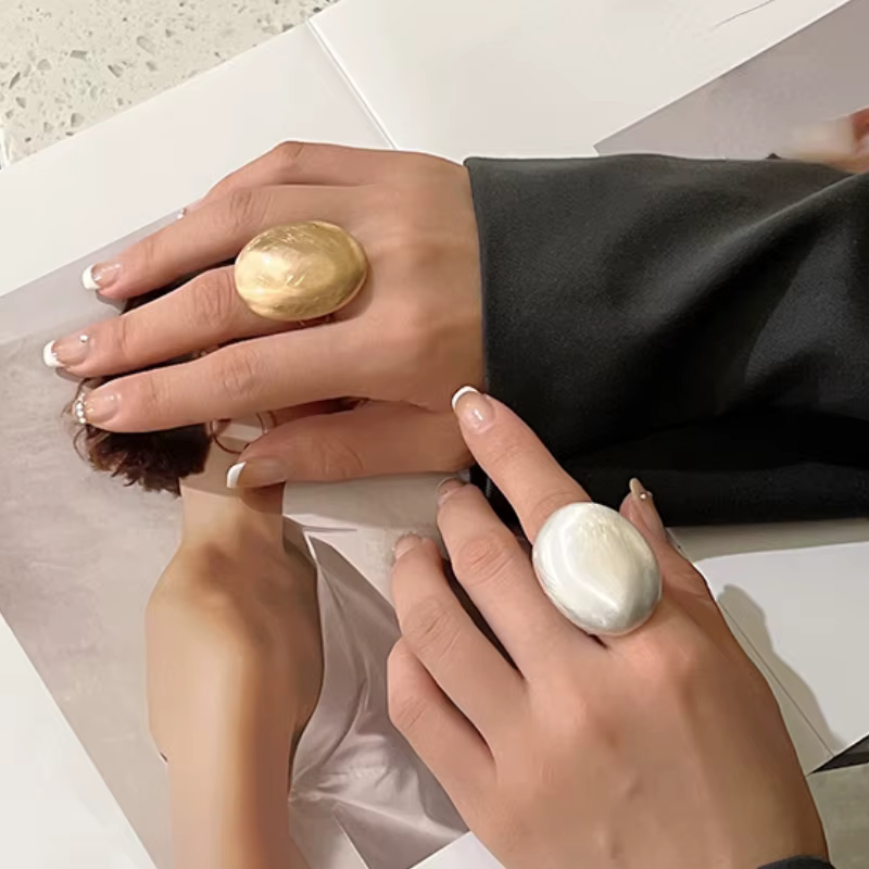 Bijoux à la mode, Design européen et américain