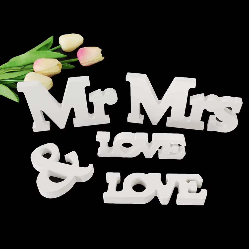 Décoration de mariage en bois rustique Mr & Mrs