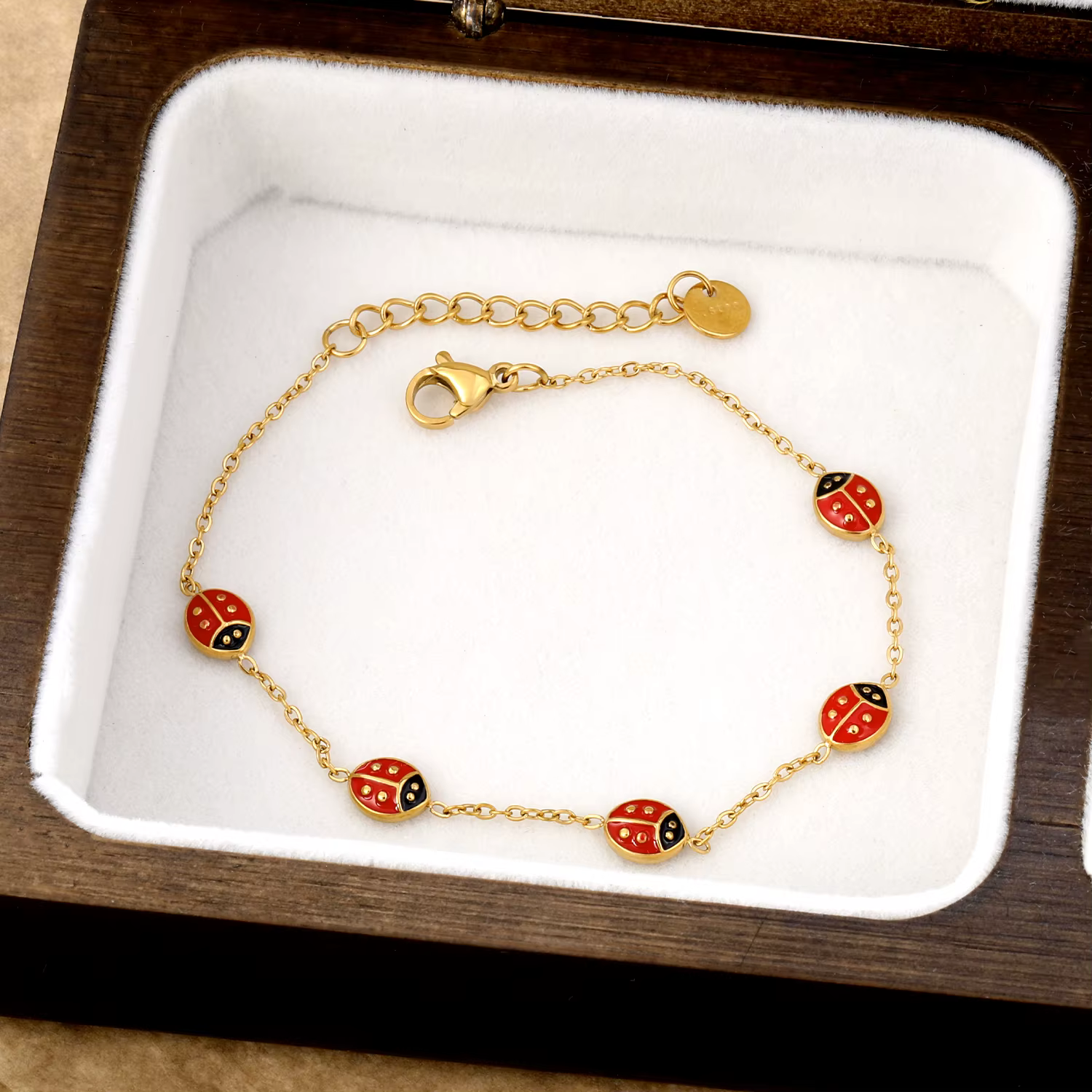 Bracelets Breloques Coccinelle Douce et Adorable en Acier Inoxydable Rouge – Accessoires Cadeau pour Usage Quotidien – Bracelet Insectes Mignons
