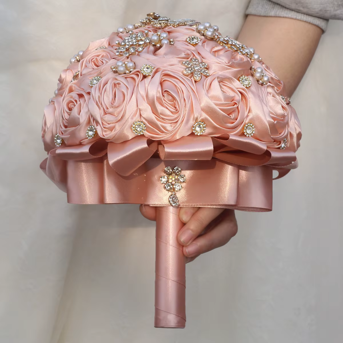 Bouquet de Mariage en Bois de Rose avec Strass Scintillants pour la Mariée