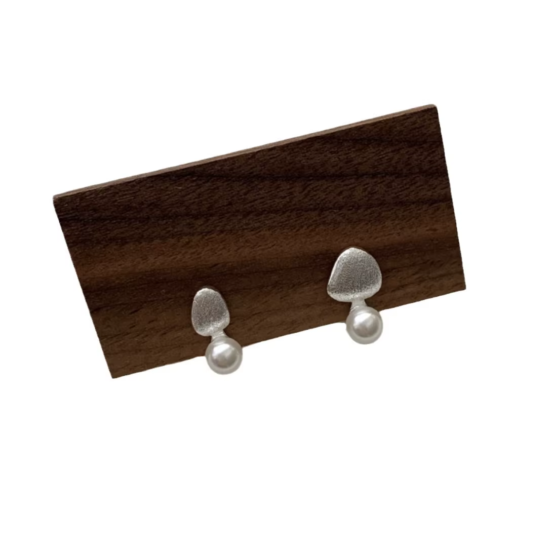 Amaiyllis-Boucles d'oreilles de forme irrégulière en argent regardé 925