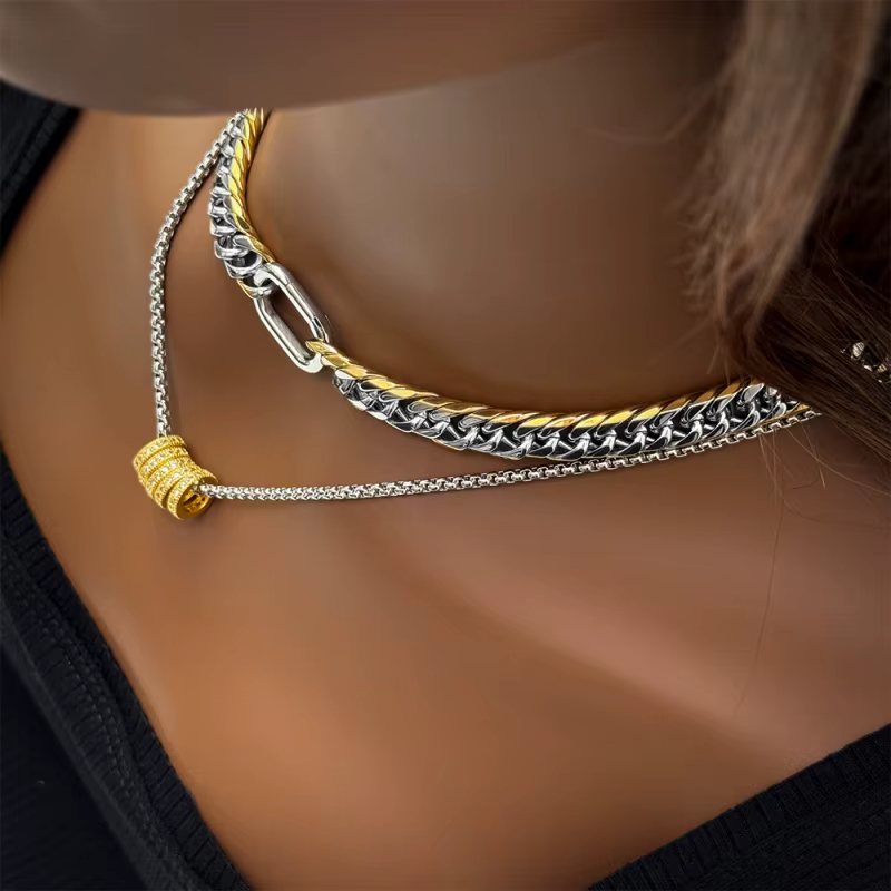 Collier à breloques en acier inoxydable plaqué or 18 carats