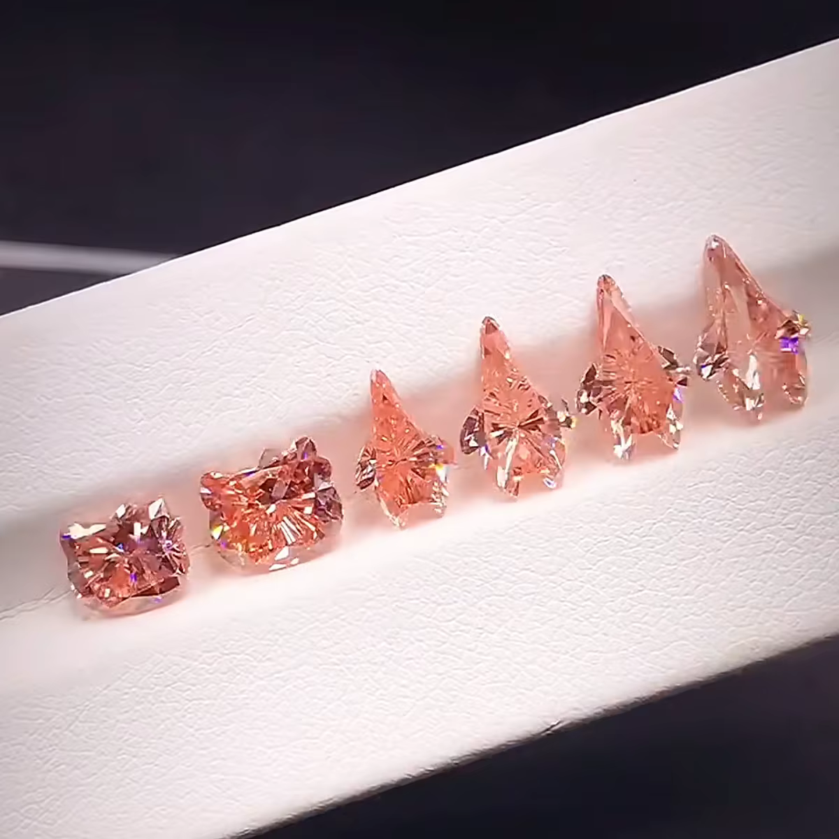 Personnalisation sur mesure de diamants de laboratoire : taille unique