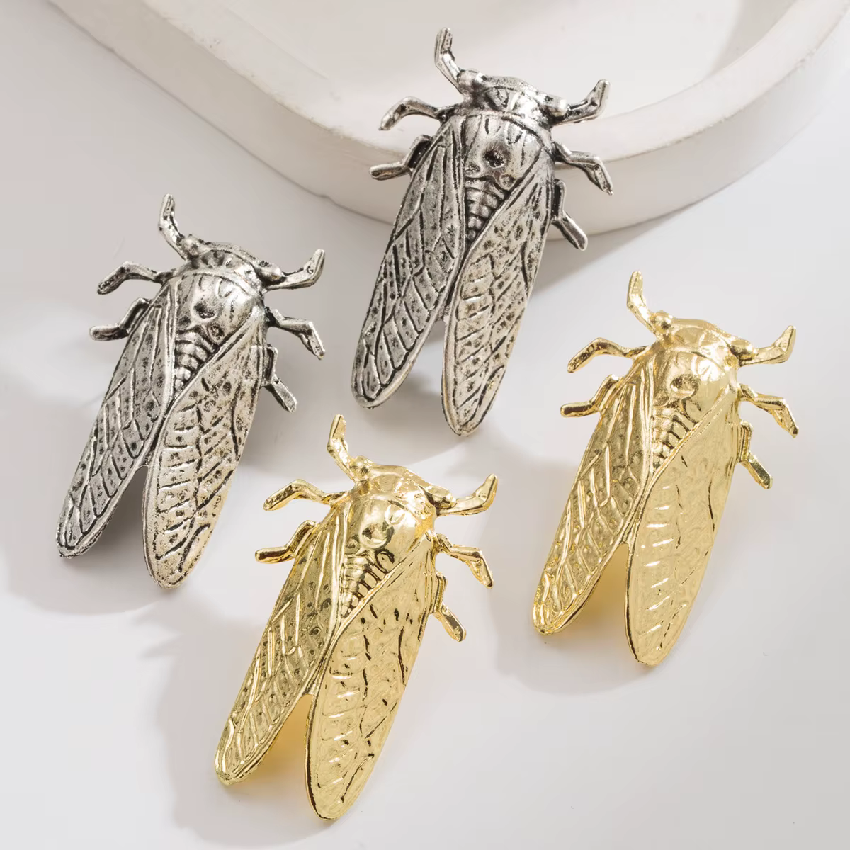 Digadagu métal Animal cigale boucles d'oreilles nouvelles femmes classique Vintage