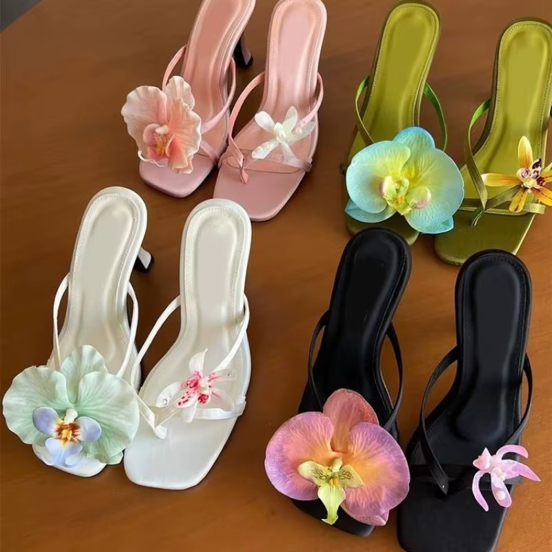 Sandales asymétriques à fleurs Hawaïennes