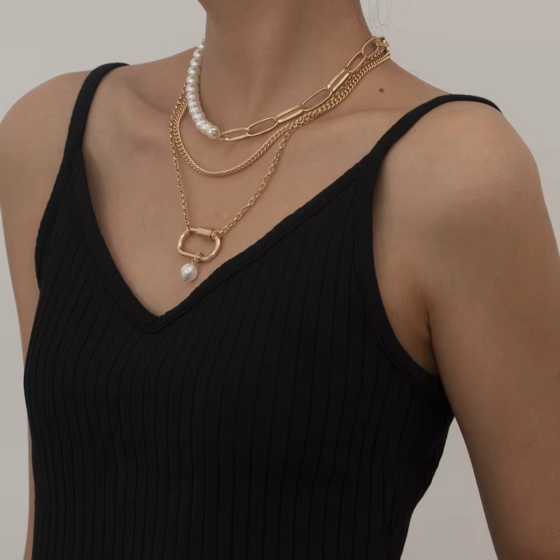 Collier minimaliste Minar en forme de trombone avec perles simulées pour femme