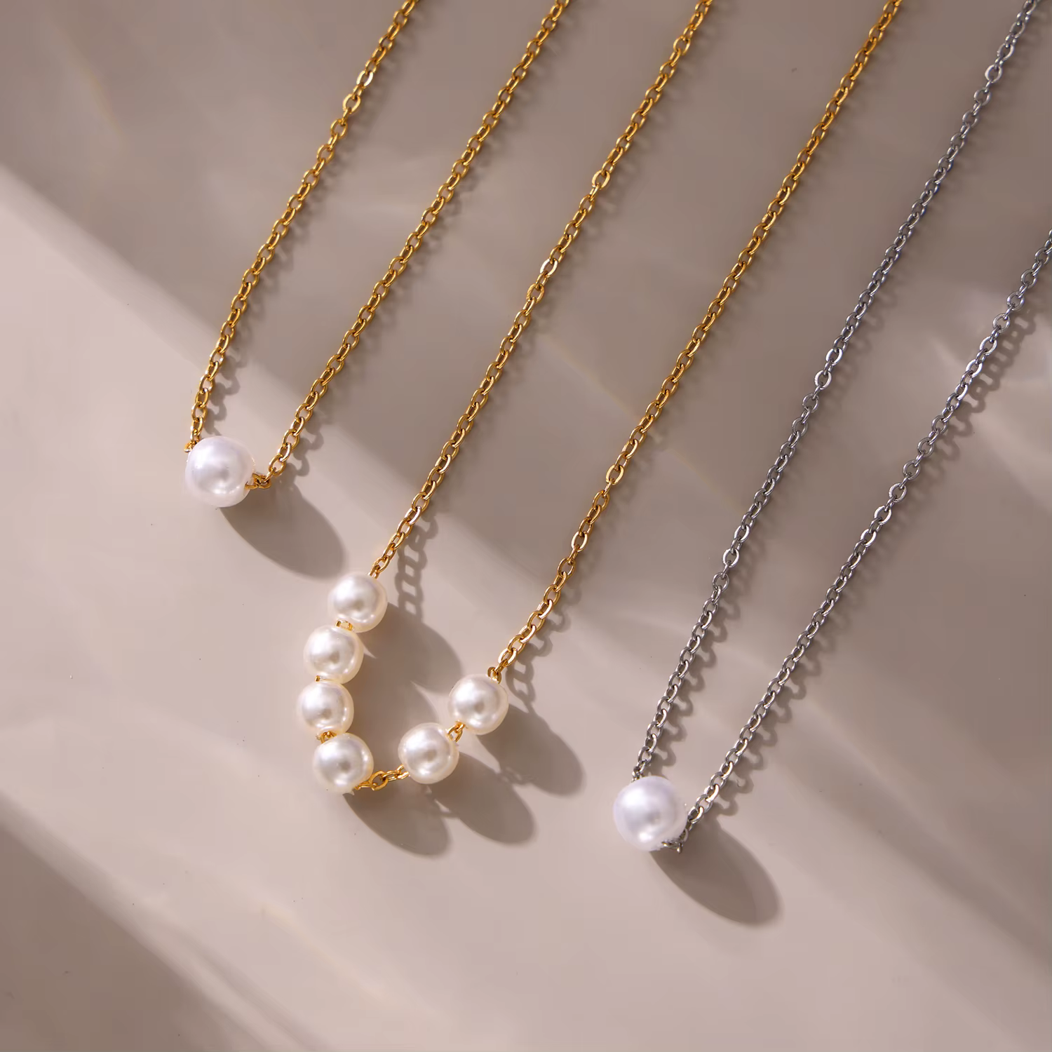 Magnifique collier ras du cou à chaîne au design simple pour femme