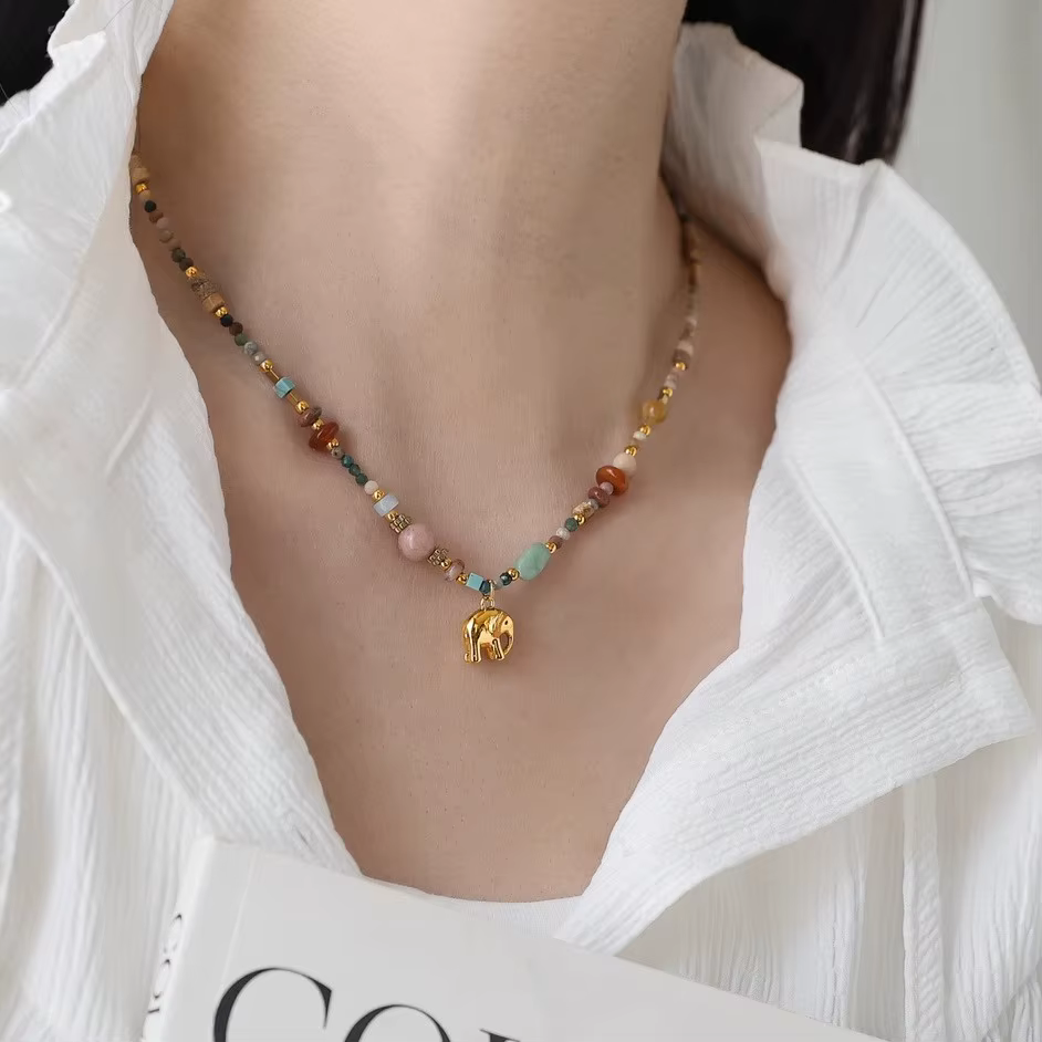 Chaîne de perles en pierre naturelle colorée rétro française