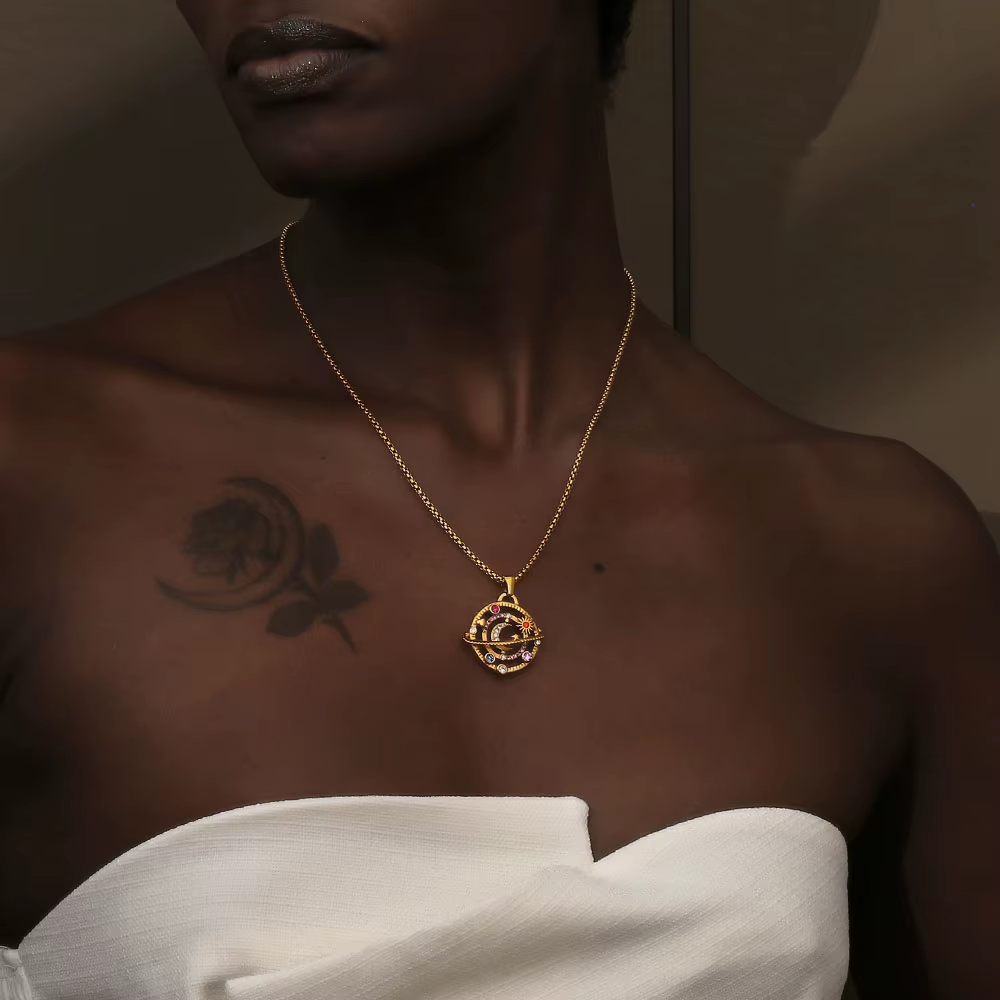E.B.belle – collier en strass coloré