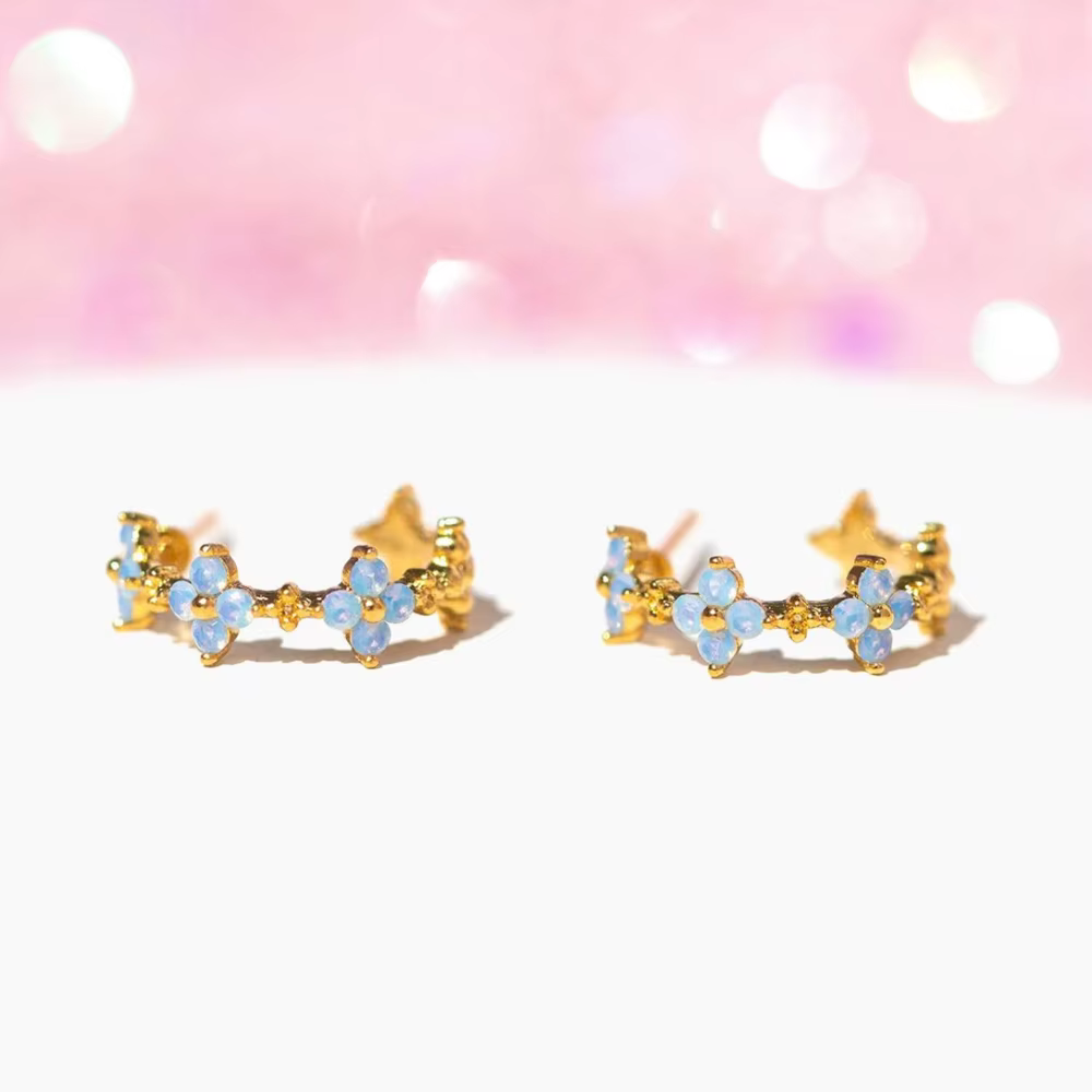Boucles d'oreilles trèfle couleur or Ins