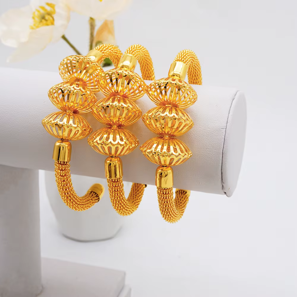 Bracelet plaqué or 24 carats pour femmes