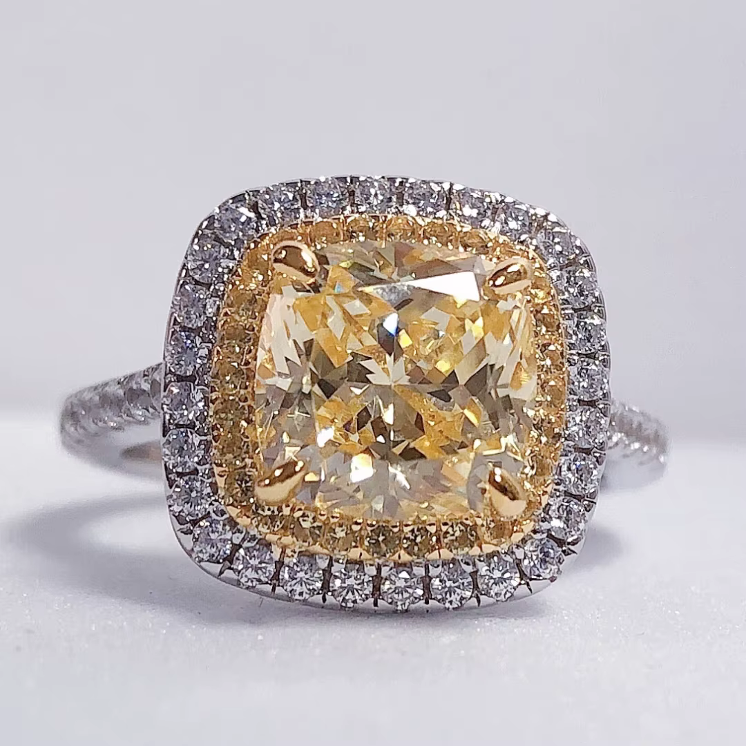 Bague en diamant jaune coupe coussin Halo pour femme