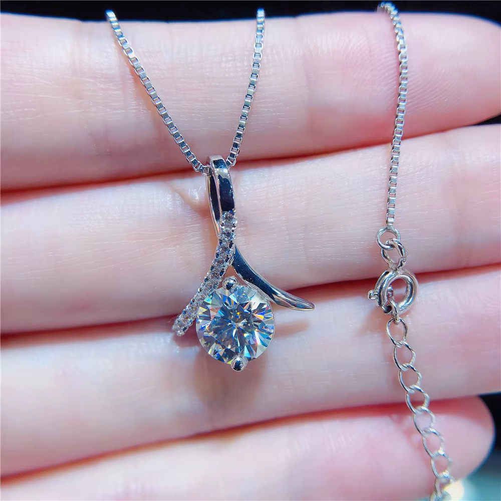Collier pendentif en or blanc massif 14 carats