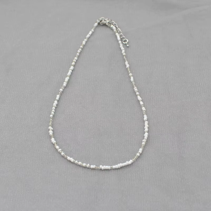 Collier ras du cou en perles de rocaille simples pour femmes