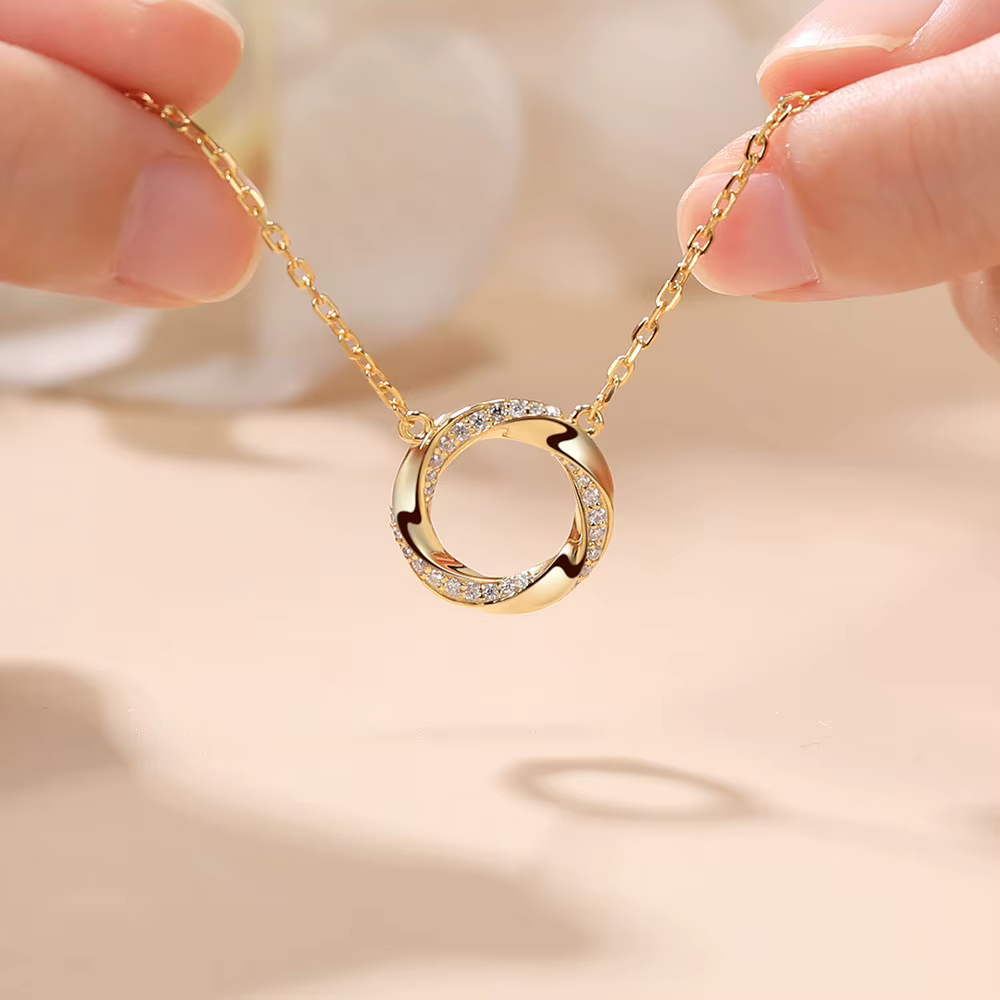 Collier pendentif cercle Mobius en moissanite Pretty Beauty pour femme