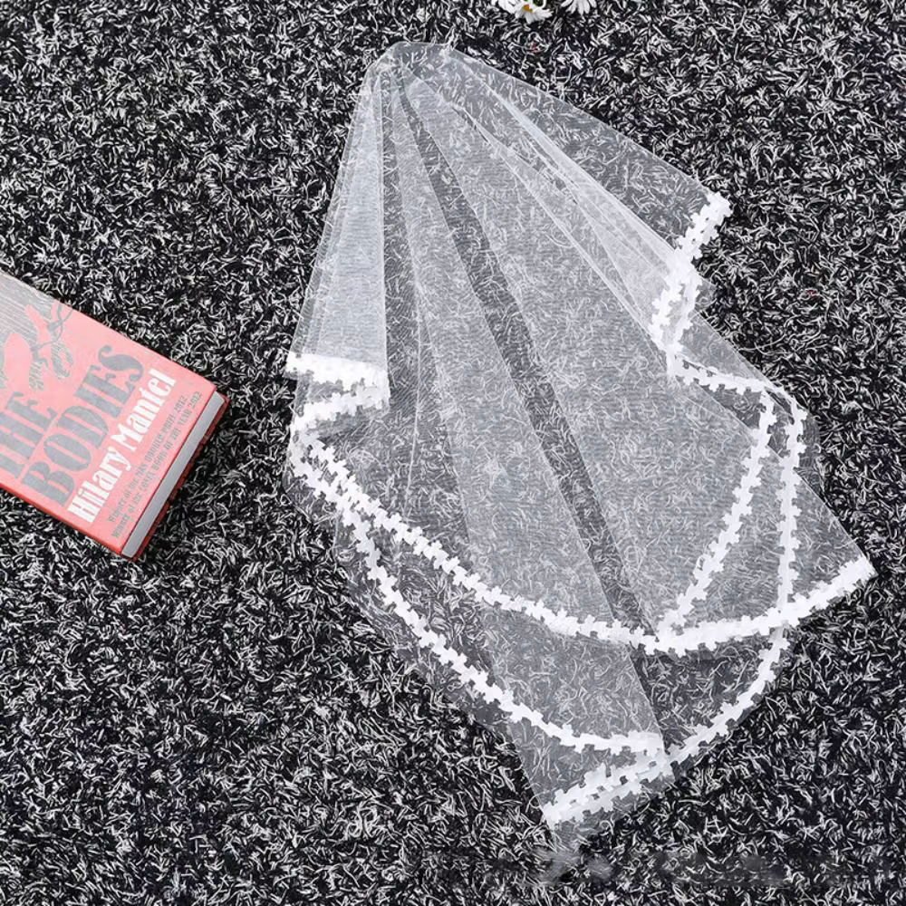Voile de mariée minimaliste et élégant en dentelle