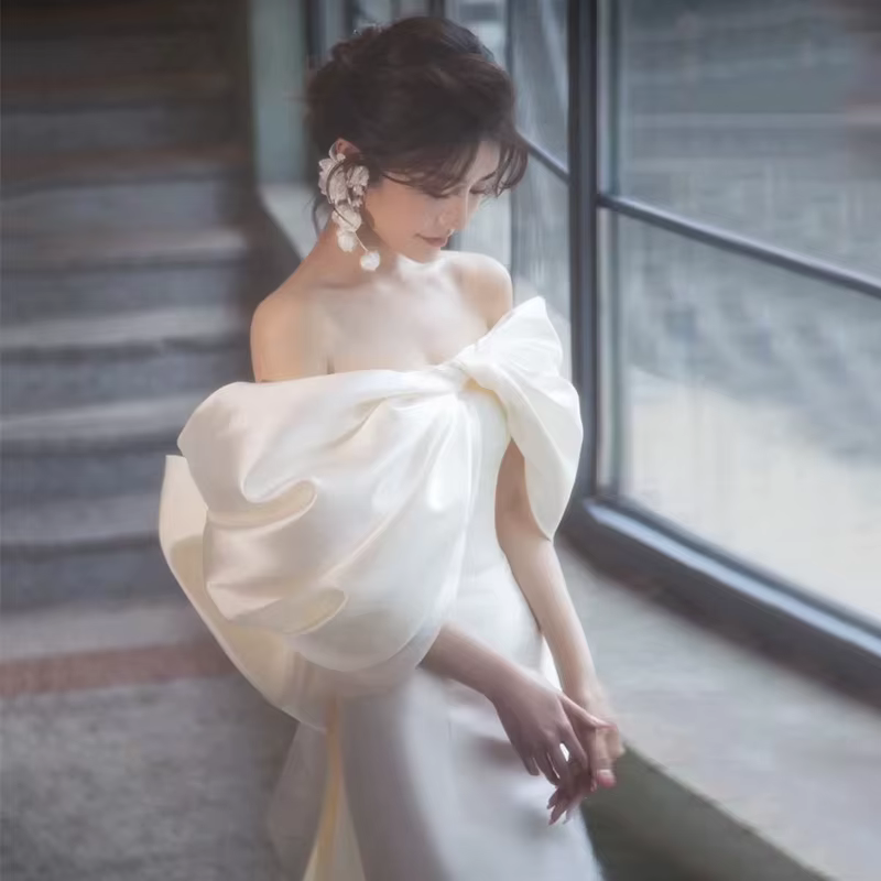 Robes de mariée sirène en satin léger pour femmes