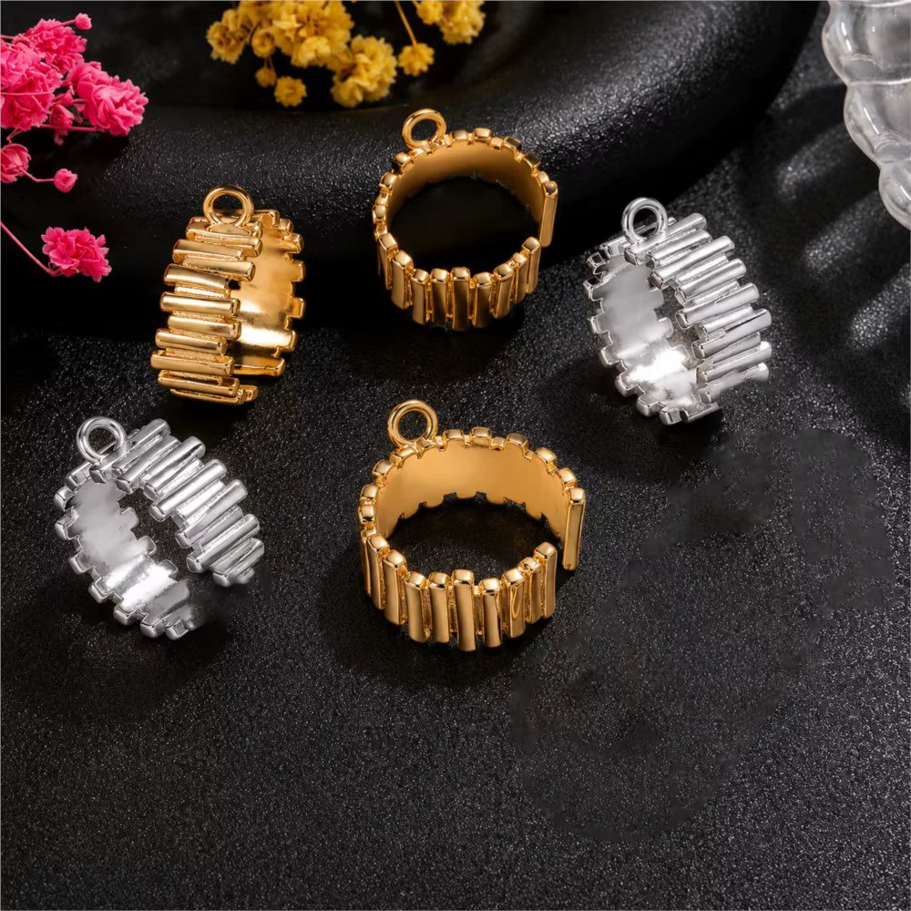 1 pièce de base de bague ouverte à rayures en métal plaqué or 18K