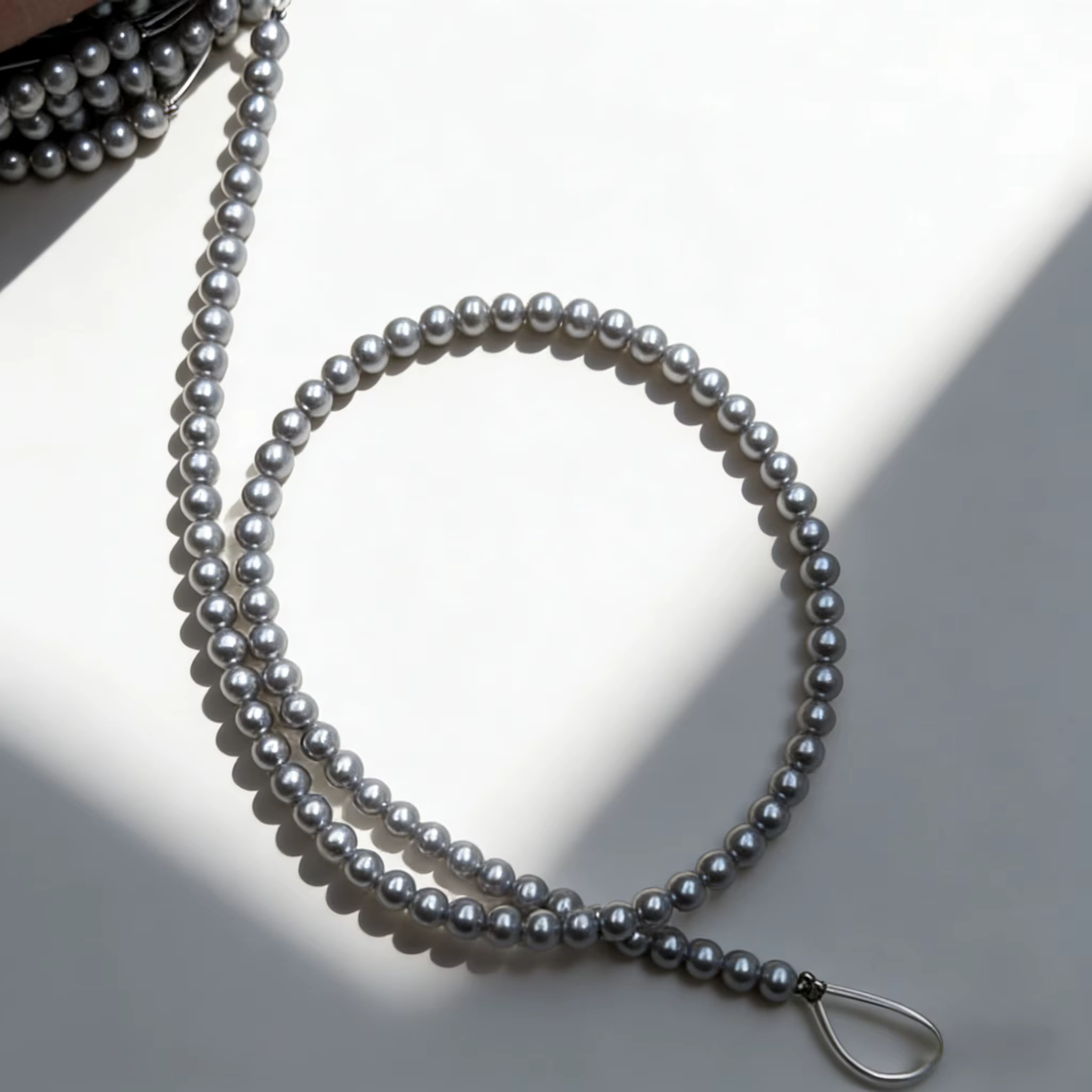 Collier de perles d'eau douce naturelles rondes grises 4-5mm