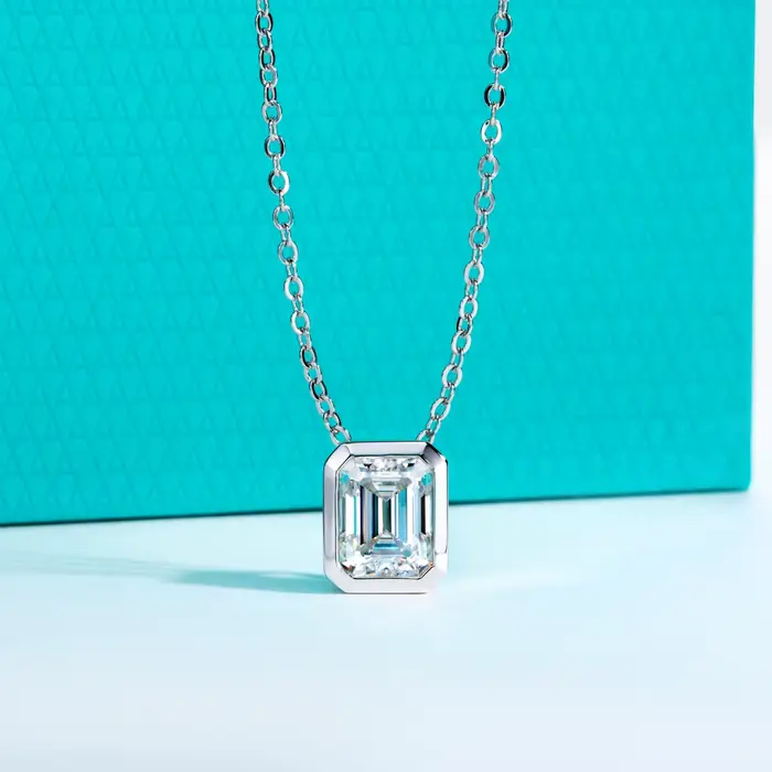AnuJewel 0.6ct/1ct/2ct/3ct D couleur émeraude coupe Moissanite lunette pendentif collier 925 bijoux